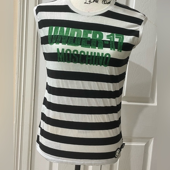 Moschino T-shirt - Picture 8 of 9
